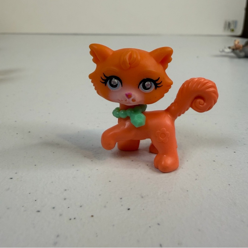 POLLY POCKET SPARKLIN' PETS MATTEL CAT BEIGE EYES BLUE CAT NECKLACE toy - Picture 4 of 4